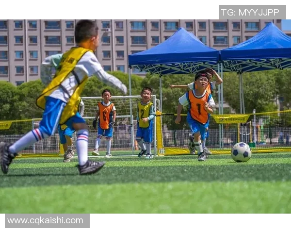 八宿足球队的明星球员是谁及其在赛场上的表现解析